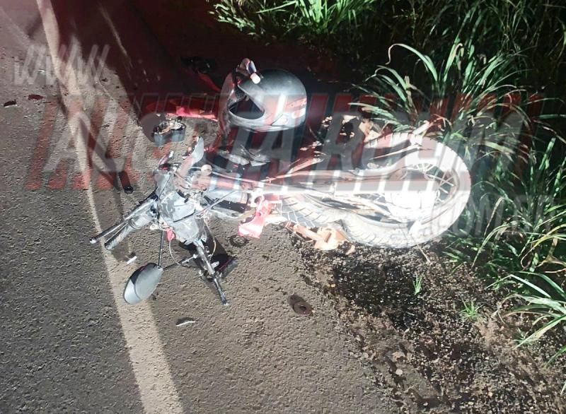 Motociclista sofre fratura após colidir frontalmente com carro na RO-010 em Rolim de Moura Motociclista sofre fratura após colidir frontalmente com carro na RO-010 em Rolim de Moura