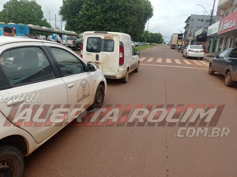 Colisão traseira foi registrada pela PM nesta sexta-feira em Rolim de Moura Colisão traseira foi registrada pela PM nesta sexta-feira em Rolim de Moura