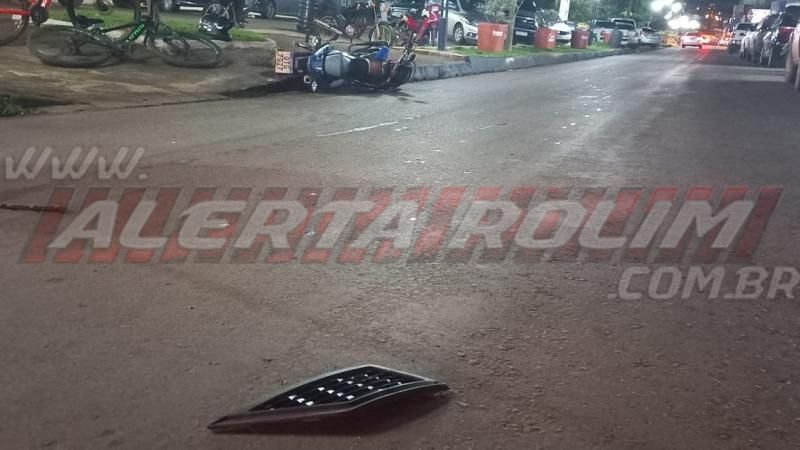 Condutor de carro invade preferencial, ocasiona acidente no Centro de Rolim de Moura e logo em seguida foge do local Condutor de carro invade preferencial, ocasiona acidente no Centro de Rolim de Moura e logo em seguida foge do local
