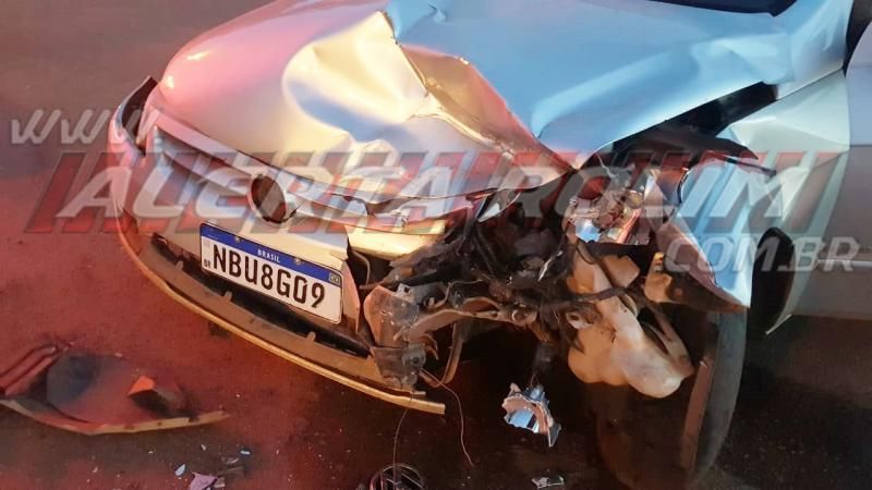 Dois carros colidiram nesta tarde de sexta-feira no bairro Boa Esperança em Rolim de Moura Dois carros colidiram nesta tarde de sexta-feira no bairro Boa Esperança em Rolim de Moura