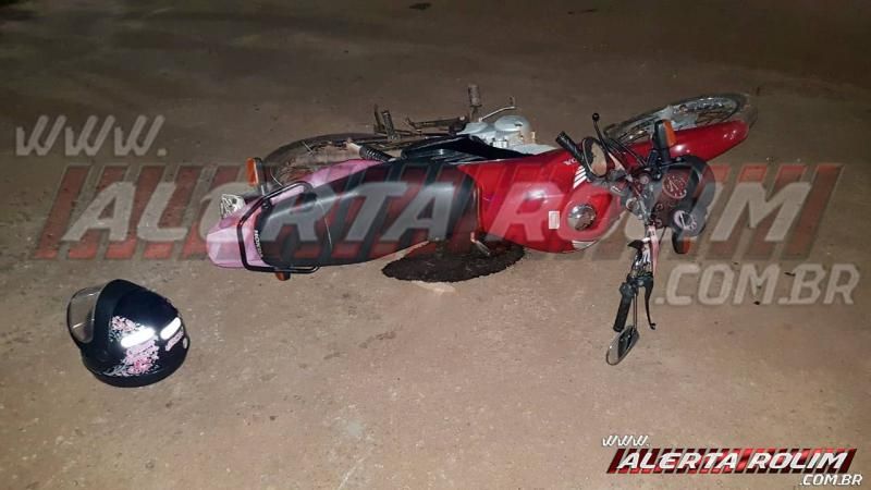 Duas mulheres foram socorridas pelos Bombeiros após colisão de duas motocicletas no centro de Rolim de Moura Duas mulheres foram socorridas pelos Bombeiros após colisão de duas motocicletas no centro de Rolim de Moura