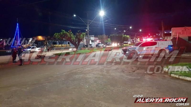 Duas mulheres foram socorridas pelos Bombeiros após colisão de duas motocicletas no centro de Rolim de Moura Duas mulheres foram socorridas pelos Bombeiros após colisão de duas motocicletas no centro de Rolim de Moura