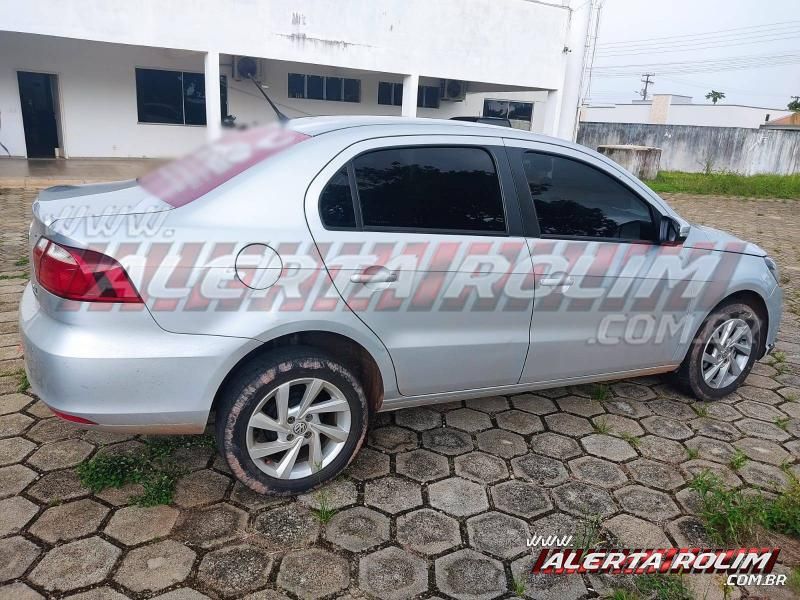 Homem acaba preso pela PM do 10º Batalhão enquanto transportava droga e produto furtado; um menor de idade também foi apreendido Homem acaba preso pela PM do 10º Batalhão enquanto transportava droga e produto furtado; um menor de idade também foi apreendido