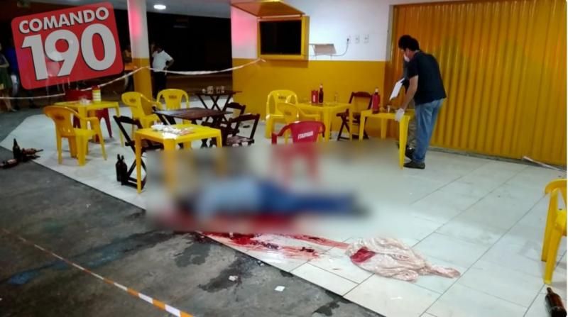 Homem é morto a tiros enquanto bebia cerveja em lanchonete de Ji-Paraná Homem é morto a tiros enquanto bebia cerveja em lanchonete de Ji-Paraná