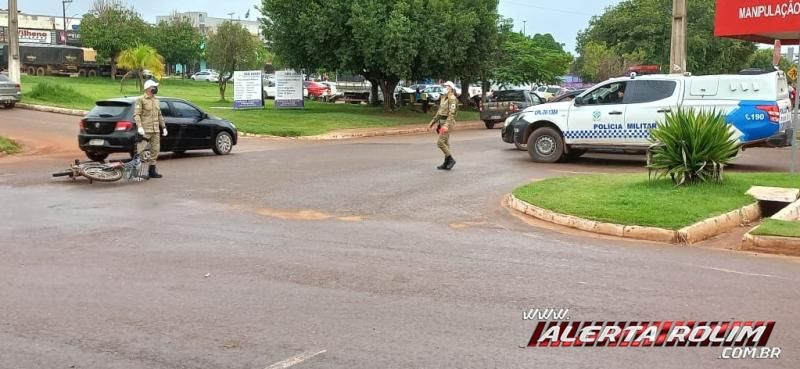 Idoso é encaminhado à UPA após sofrer acidente com bicicleta elétrica no Centro de Rolim de Moura Idoso é encaminhado à UPA após sofrer acidente com bicicleta elétrica no Centro de Rolim de Moura