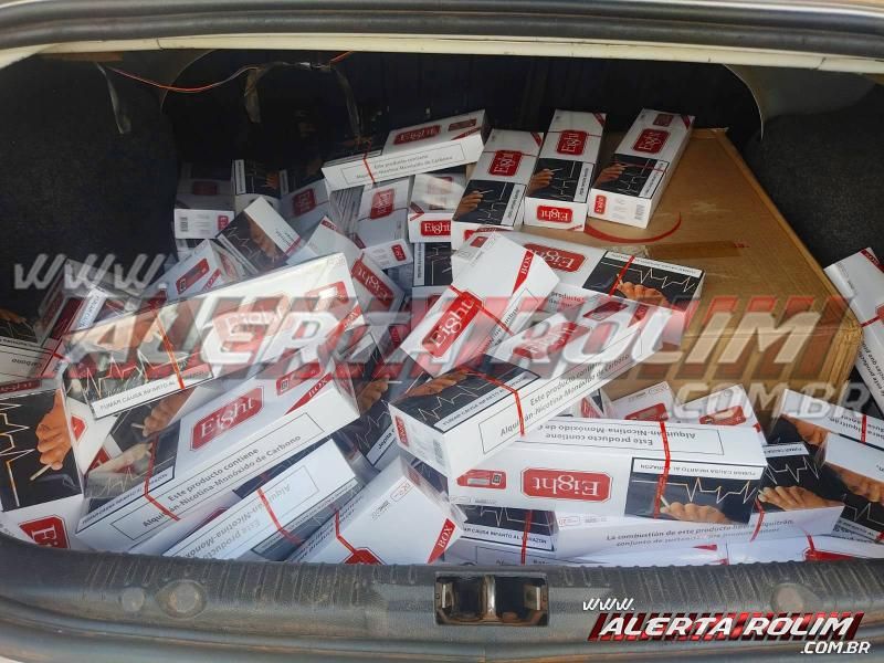Mais de mil carteiras de cigarros contrabandeadas foram apreendidas e um suspeito foi preso pela PM em Novo Horizonte/RO Mais de mil carteiras de cigarros contrabandeadas foram apreendidas e um suspeito foi preso pela PM em Novo Horizonte/RO