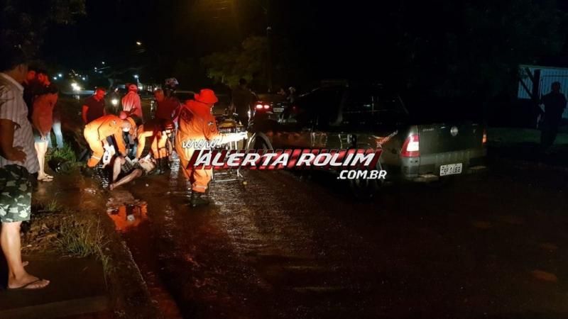 Motociclista foi socorrido pelo Corpo de Bombeiros após colidir frontalmente em carro no bairro Beira Rio Motociclista foi socorrido pelo Corpo de Bombeiros após colidir frontalmente em carro no bairro Beira Rio