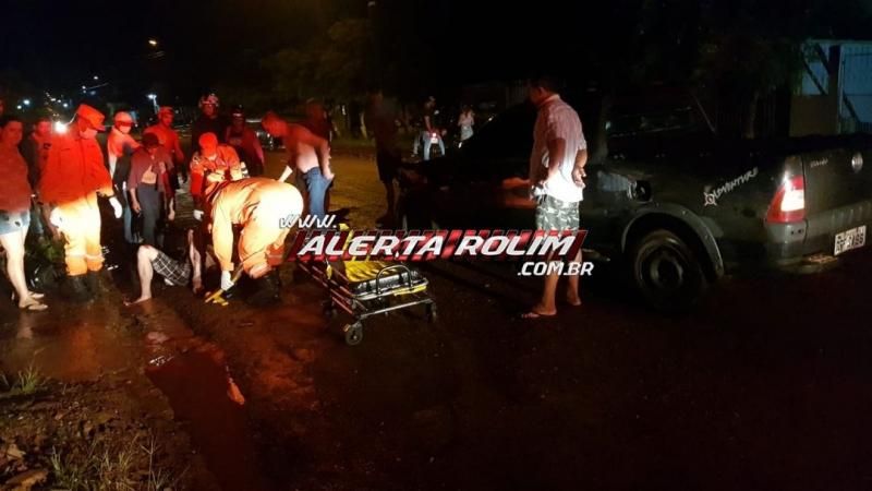 Motociclista foi socorrido pelo Corpo de Bombeiros após colidir frontalmente em carro no bairro Beira Rio Motociclista foi socorrido pelo Corpo de Bombeiros após colidir frontalmente em carro no bairro Beira Rio