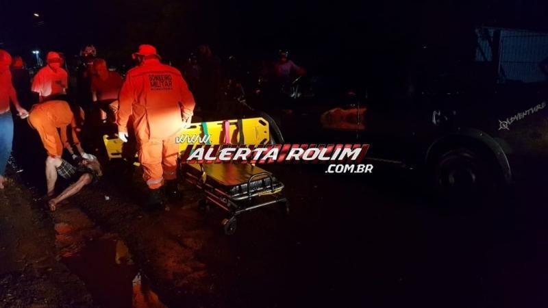 Motociclista foi socorrido pelo Corpo de Bombeiros após colidir frontalmente em carro no bairro Beira Rio Motociclista foi socorrido pelo Corpo de Bombeiros após colidir frontalmente em carro no bairro Beira Rio