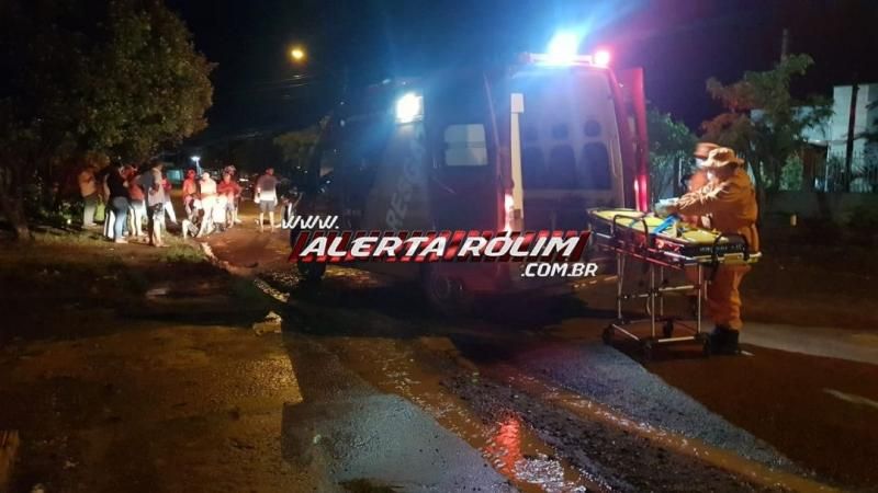 Motociclista foi socorrido pelo Corpo de Bombeiros após colidir frontalmente em carro no bairro Beira Rio Motociclista foi socorrido pelo Corpo de Bombeiros após colidir frontalmente em carro no bairro Beira Rio