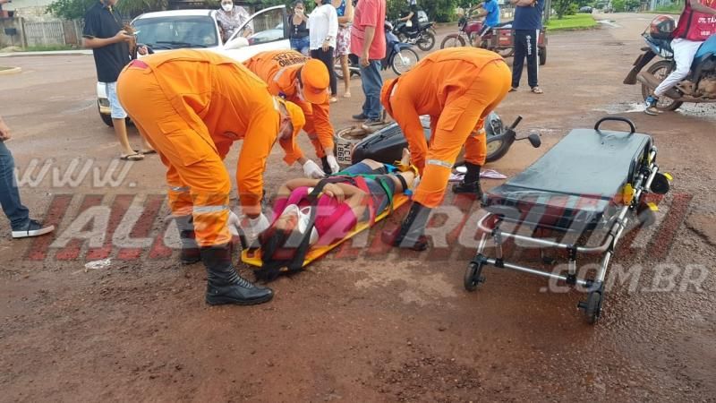Terceiro acidente de trânsito do dia envolveu carro e moto e deixou uma pessoa ferida em Rolim de Moura - Vídeo Terceiro acidente de trânsito do dia envolveu carro e moto e deixou uma pessoa ferida em Rolim de Moura - Vídeo