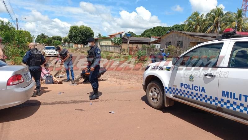 Acidente de trânsito envolvendo três veículos foi registrado nesta quinta-feira em Rolim de Moura - Vídeo Acidente de trânsito envolvendo três veículos foi registrado nesta quinta-feira em Rolim de Moura - Vídeo