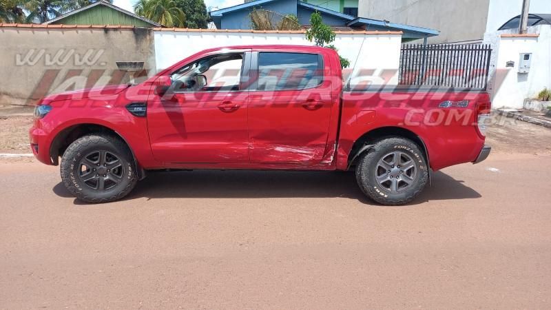 Acidente de trânsito envolvendo três veículos foi registrado nesta quinta-feira em Rolim de Moura - Vídeo Acidente de trânsito envolvendo três veículos foi registrado nesta quinta-feira em Rolim de Moura - Vídeo