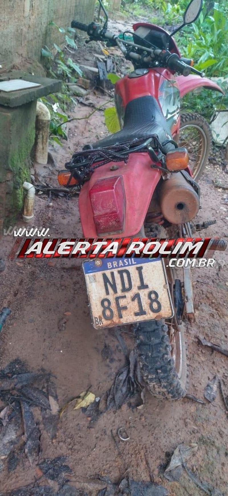 Após denúncia, PM localiza em casa abandonada moto com restrição de roubo/furto em Rolim de Moura Após denúncia, PM localiza em casa abandonada moto com restrição de roubo/furto em Rolim de Moura