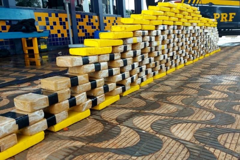 Caminhoneiro de Cacoal é preso com quase 200 tabletes de cocaína neste sábado no MT Caminhoneiro de Cacoal é preso com quase 200 tabletes de cocaína neste sábado no MT