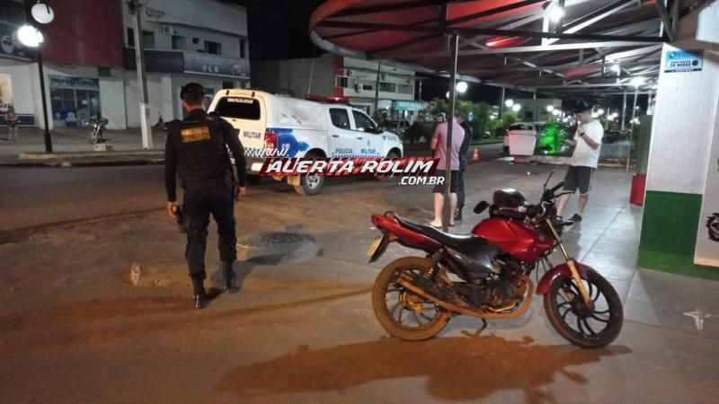 Colisão entra carro e moto na noite de sexta-feira resultou em um ferido em Rolim de Moura