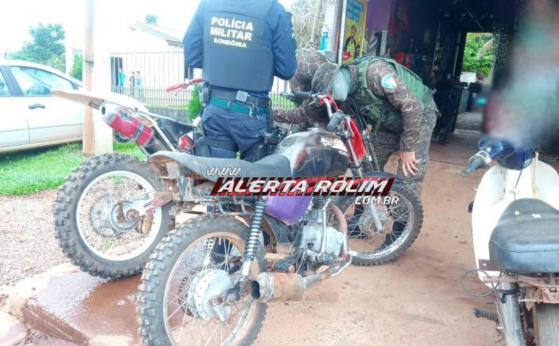 Durante Operação “Paz no Campo”, Polícia Militar do 10º Batalhão recupera moto furtada e apreende arma de fogo Durante Operação “Paz no Campo”, Polícia Militar do 10º Batalhão recupera moto furtada e apreende arma de fogo