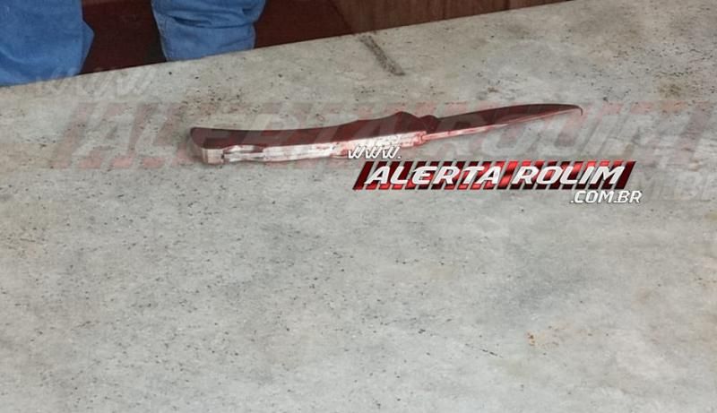 Homem foi preso pela Polícia Militar logo após matar mulher com vários golpes de canivete em Alto Alegre dos Parecis Homem foi preso pela Polícia Militar logo após matar mulher com vários golpes de canivete em Alto Alegre dos Parecis