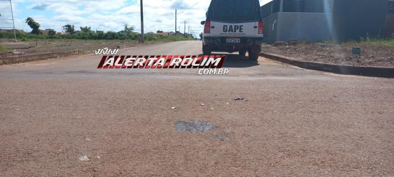 No Jequitibá, motociclista avança preferencial, atinge viatura do GAPE e foge do local, em Rolim de Moura No Jequitibá, motociclista avança preferencial, atinge viatura do GAPE e foge do local, em Rolim de Moura
