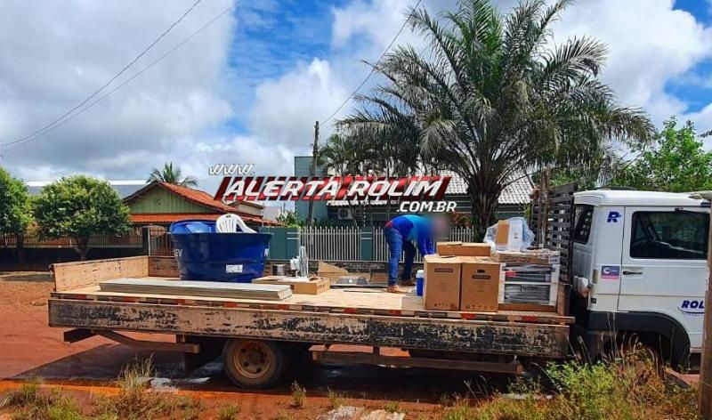Funcionário de empresa de materiais para construção desvia mais de 100 mil reais em mercadorias e crime acabou sendo descoberto em Rolim de Moura Funcionário de empresa de materiais para construção desvia mais de 100 mil reais em mercadorias e crime acabou sendo descoberto em Rolim de Moura
