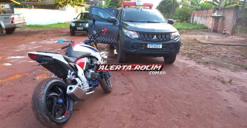 PM e PC prendem suspeitos de comercializar drogas em Rolim de Moura; arma de fogo, dinheiro e vários objetos foram apreendidos - Vídeo PM e PC prendem suspeitos de comercializar drogas em Rolim de Moura; arma de fogo, dinheiro e vários objetos foram apreendidos - Vídeo