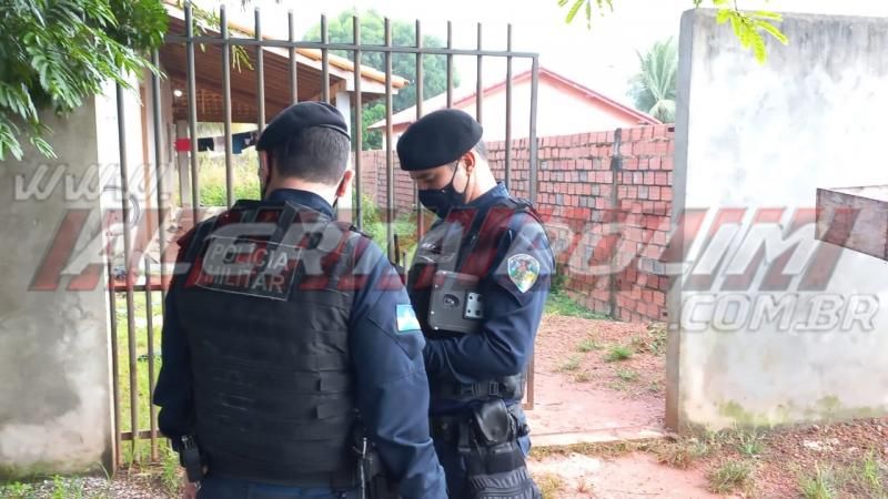 URGENTE - Duplo homicídio foi registrado na manhã deste sábado em Rolim de Moura - Vídeo URGENTE - Duplo homicídio foi registrado na manhã deste sábado em Rolim de Moura - Vídeo