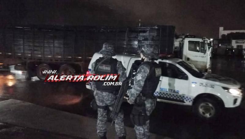 URGENTE – Mais de 01 tonelada de droga foi apreendida durante operação realizada pela Polícia Militar na região de Alto Alegre dos Parecis URGENTE – Mais de 01 tonelada de droga foi apreendida durante operação realizada pela Polícia Militar na região de Alto Alegre dos Parecis
