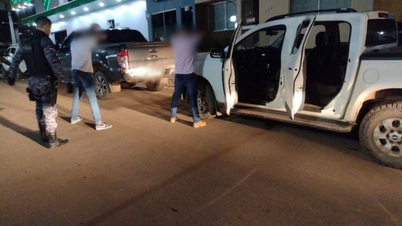 11 pessoas foram presas e veículo furtado foi recuperado durante Operação Novo Amanhã, realizada pela PM na Zona da Mata 11 pessoas foram presas e veículo furtado foi recuperado durante Operação Novo Amanhã, realizada pela PM na Zona da Mata