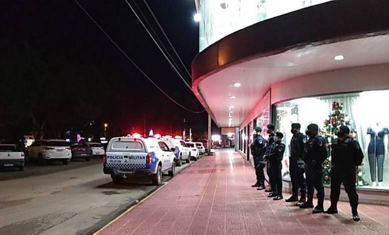 11 pessoas foram presas e veículo furtado foi recuperado durante Operação Novo Amanhã, realizada pela PM na Zona da Mata 11 pessoas foram presas e veículo furtado foi recuperado durante Operação Novo Amanhã, realizada pela PM na Zona da Mata