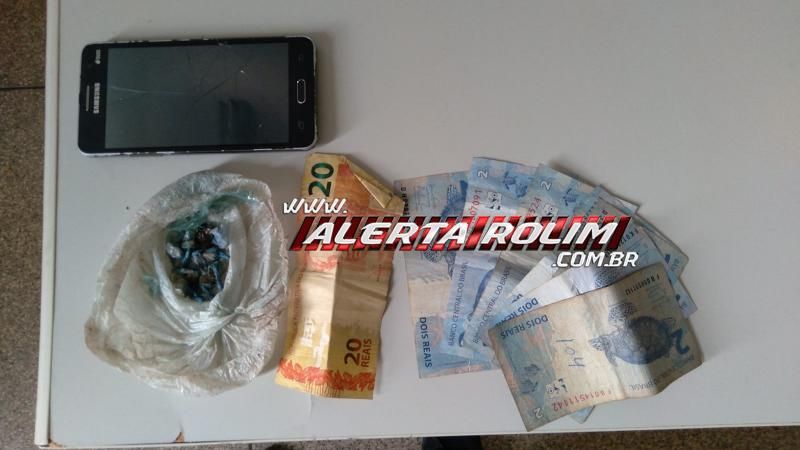 Ação conjunta entre PM, PC e Canil resultou na apreensão de droga e prisão de dois suspeitos por tráfico em Rolim de Moura Ação conjunta entre PM, PC e Canil resultou na apreensão de droga e prisão de dois suspeitos por tráfico em Rolim de Moura