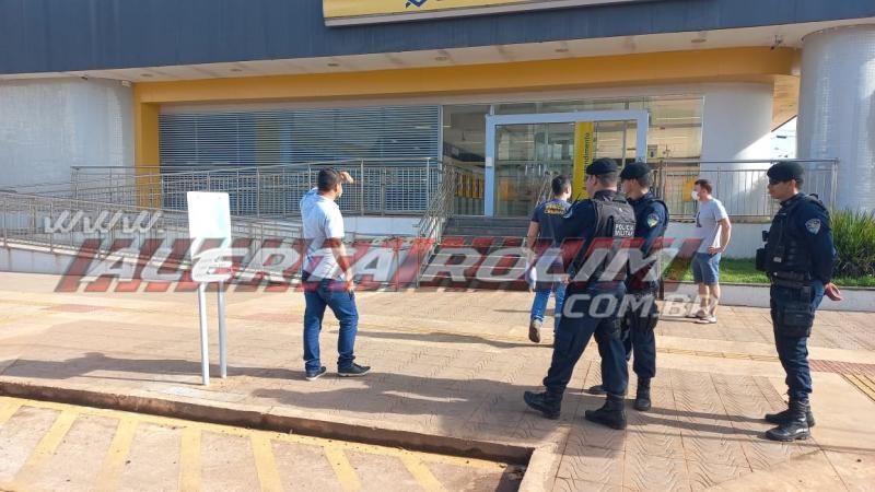 Agência do Banco do Brasil em Rolim de Moura sofre tentativa de furto durante essa madrugada de domingo Agência do Banco do Brasil em Rolim de Moura sofre tentativa de furto durante essa madrugada de domingo
