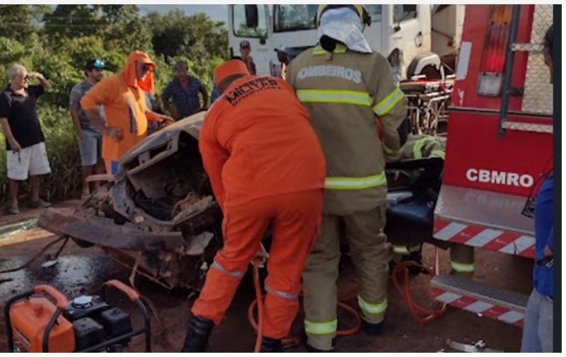 ATUALIZADA – Tentativa de ultrapassagem teria causado o grave acidente na RO-010 em Pimenta Bueno ATUALIZADA – Tentativa de ultrapassagem teria causado o grave acidente na RO-010 em Pimenta Bueno