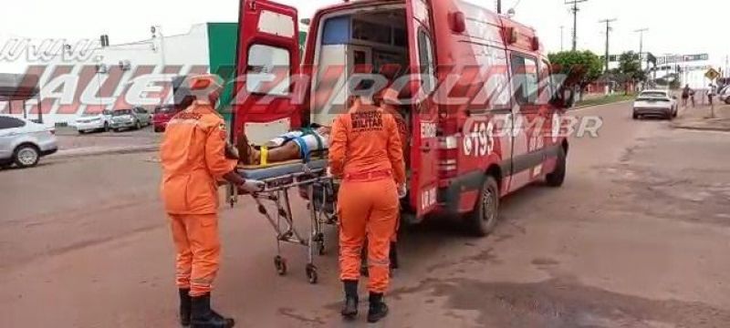 Colisão entre carro e moto deixou pai e filho feridos nesta manhã de segunda-feira em Rolim de Moura Colisão entre carro e moto deixou pai e filho feridos nesta manhã de segunda-feira em Rolim de Moura