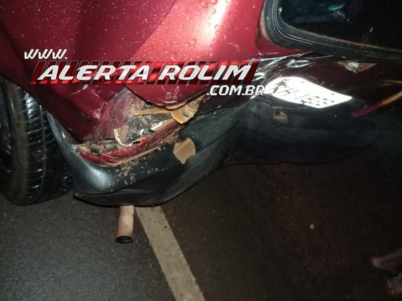 Colisão traseira foi registrada na noite de domingo na RO-010 em Rolim de Moura Colisão traseira foi registrada na noite de domingo na RO-010 em Rolim de Moura
