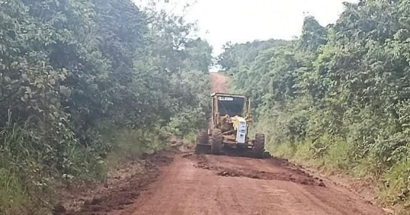 Concluída a ponte do travessão das linhas 196 para 200 lado sul em Rolim de Moura Concluída a ponte do travessão das linhas 196 para 200 lado sul em Rolim de Moura
