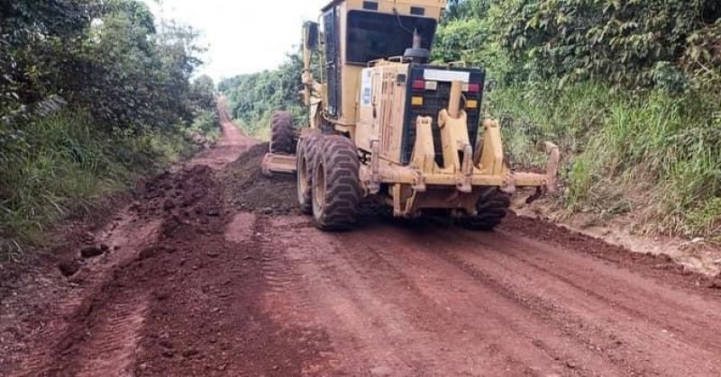 Concluída a ponte do travessão das linhas 196 para 200 lado sul em Rolim de Moura Concluída a ponte do travessão das linhas 196 para 200 lado sul em Rolim de Moura