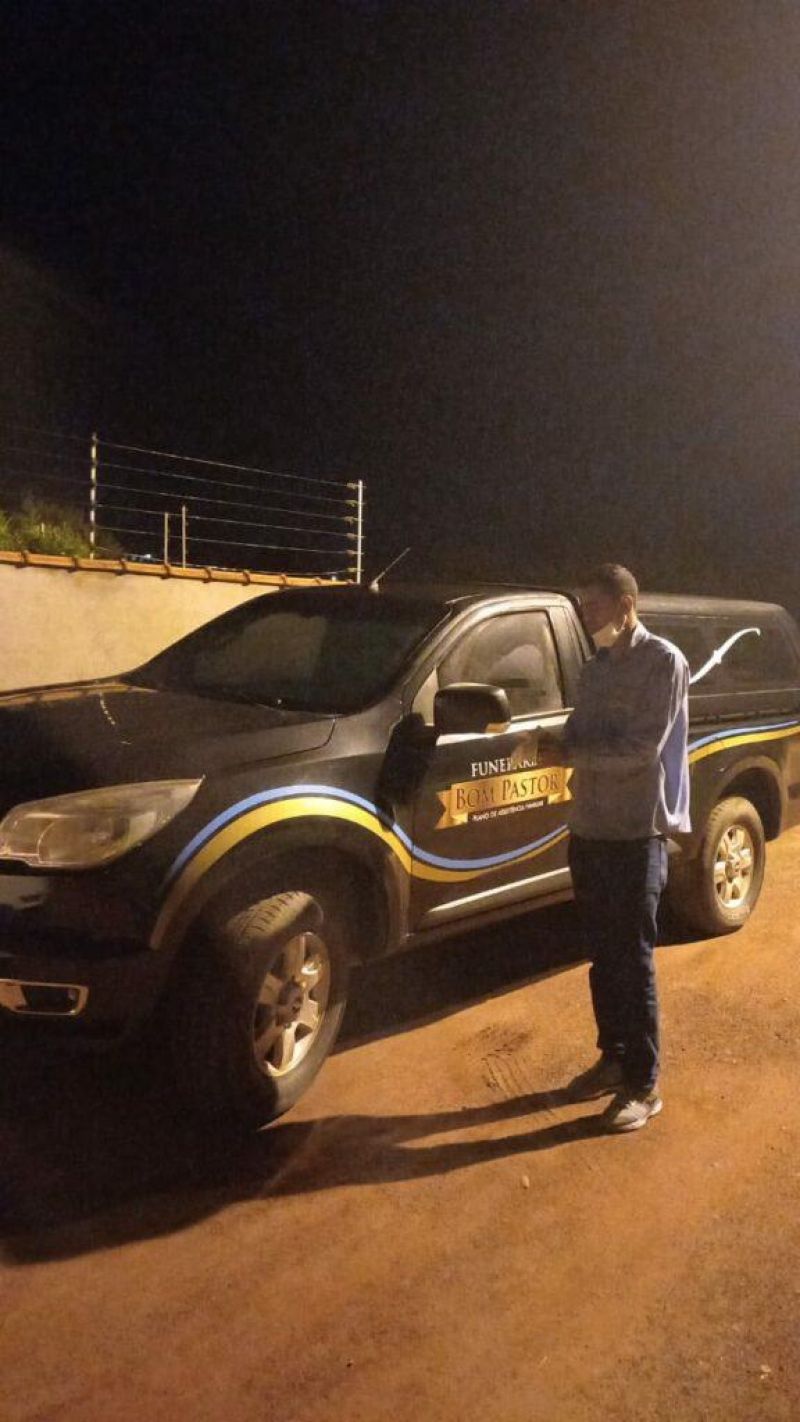 Homens encapuzados invadem residência e matam mulher com 20 facadas em Espigão Homens encapuzados invadem residência e matam mulher com 20 facadas em Espigão