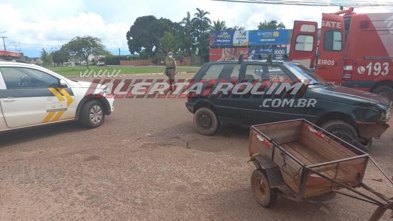 Motociclista foi socorrido com suspeita de fratura na perna após colidir contra carro nesta sexta-feira em Rolim de Moura - Video Motociclista foi socorrido com suspeita de fratura na perna após colidir contra carro nesta sexta-feira em Rolim de Moura - Video