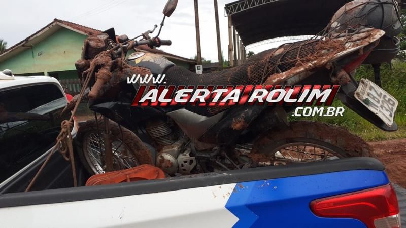 PM recupera moto que foi roubada durante essa madrugada em Rolim de Moura PM recupera moto que foi roubada durante essa madrugada em Rolim de Moura