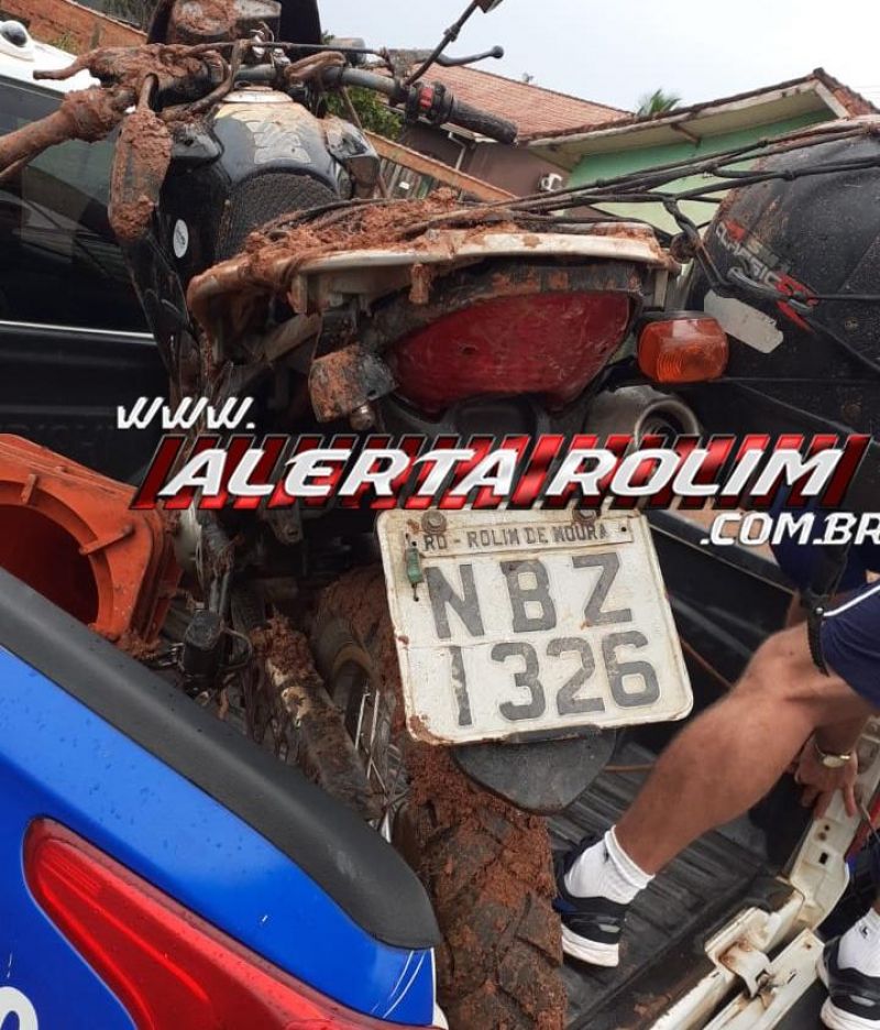 PM recupera moto que foi roubada durante essa madrugada em Rolim de Moura PM recupera moto que foi roubada durante essa madrugada em Rolim de Moura