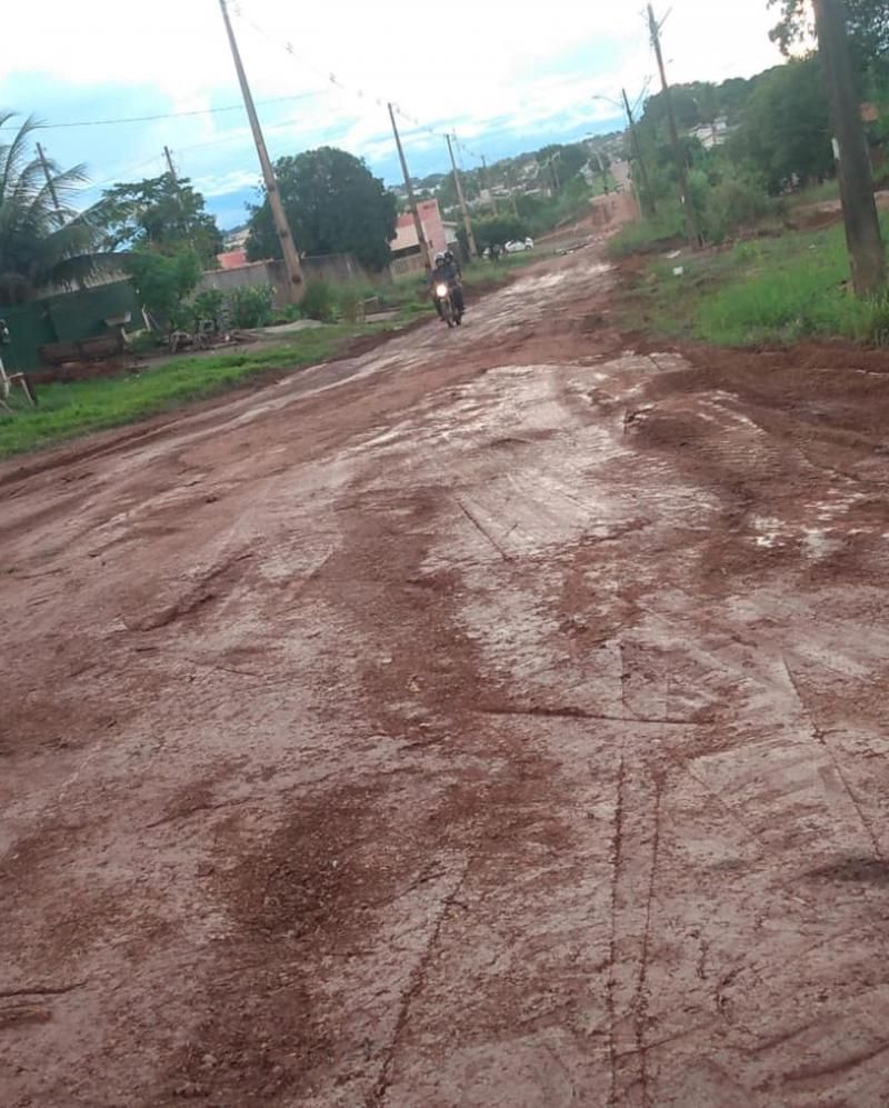 Semosp reconstrói ponte da linha 180 lado sul e recupera pontos críticos nos bairros Planalto e Centenário em Rolim de Moura Semosp reconstrói ponte da linha 180 lado sul e recupera pontos críticos nos bairros Planalto e Centenário em Rolim de Moura