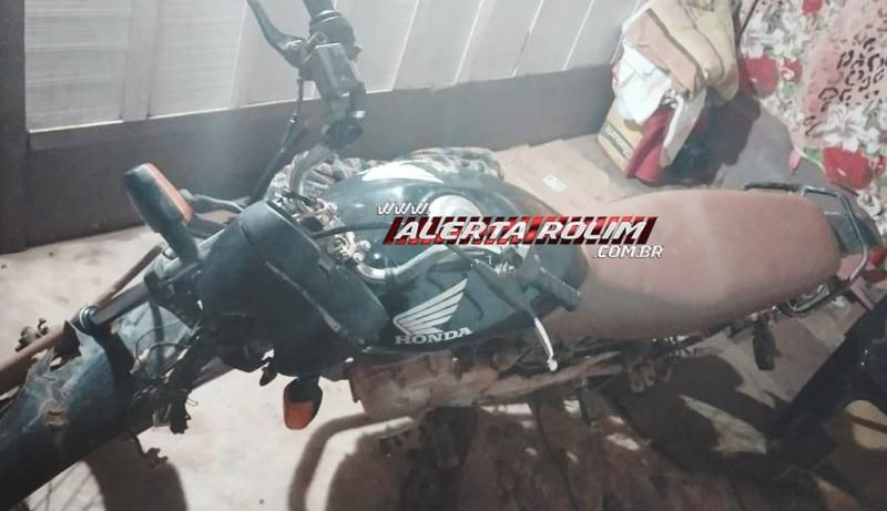 Suspeito de praticar vários arrombamentos e furtos em Rolim de Moura foi preso pela PM; moto furtada foi recuperada - Vídeo Suspeito de praticar vários arrombamentos e furtos em Rolim de Moura foi preso pela PM; moto furtada foi recuperada - Vídeo