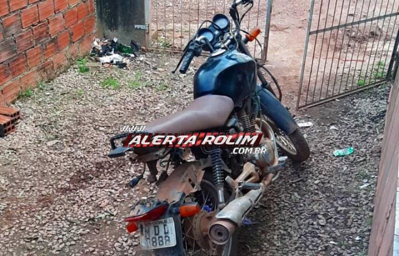 Suspeito de praticar vários arrombamentos e furtos em Rolim de Moura foi preso pela PM; moto furtada foi recuperada - Vídeo Suspeito de praticar vários arrombamentos e furtos em Rolim de Moura foi preso pela PM; moto furtada foi recuperada - Vídeo