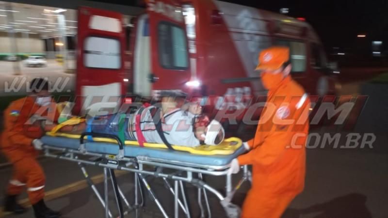 ATUALIZADA- Homem é baleado enquanto jogava sinuca em bar do bairro Olímpico em Rolim de Moura - Vídeo ATUALIZADA- Homem é baleado enquanto jogava sinuca em bar do bairro Olímpico em Rolim de Moura - Vídeo
