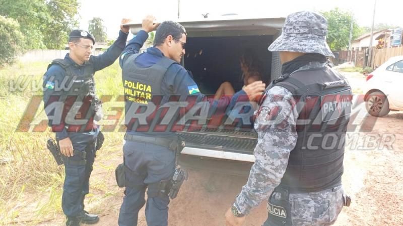 Ação conjunta entre PM e PC resultou na prisão de Mãe e filho por tráfico de drogas em Rolim de Moura - Vídeo Ação conjunta entre PM e PC resultou na prisão de Mãe e filho por tráfico de drogas em Rolim de Moura - Vídeo