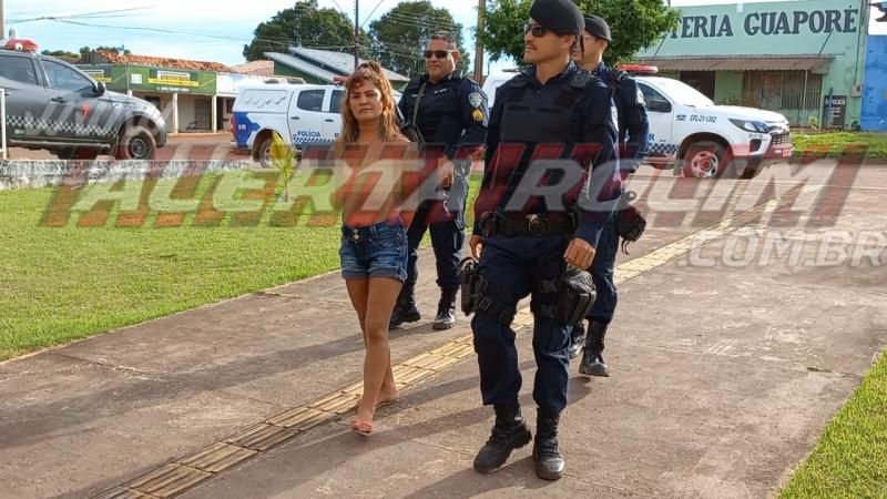 Ação conjunta entre PM e PC resultou na prisão de Mãe e filho por tráfico de drogas em Rolim de Moura - Vídeo Ação conjunta entre PM e PC resultou na prisão de Mãe e filho por tráfico de drogas em Rolim de Moura - Vídeo