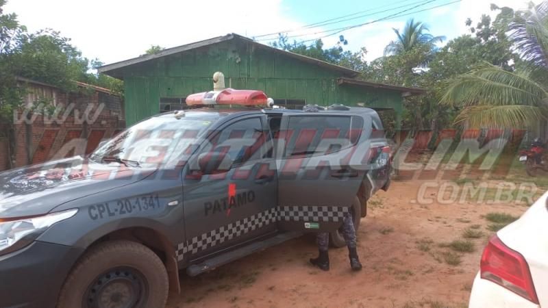 Ação conjunta entre PM e PC resultou na prisão de Mãe e filho por tráfico de drogas em Rolim de Moura - Vídeo Ação conjunta entre PM e PC resultou na prisão de Mãe e filho por tráfico de drogas em Rolim de Moura - Vídeo