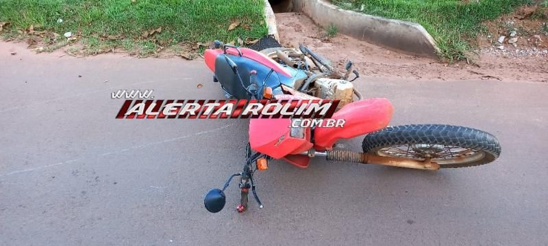 Acidente de trânsito envolvendo carro e moto foi registrado nesta manhã em Rolim de Moura Acidente de trânsito envolvendo carro e moto foi registrado nesta manhã em Rolim de Moura