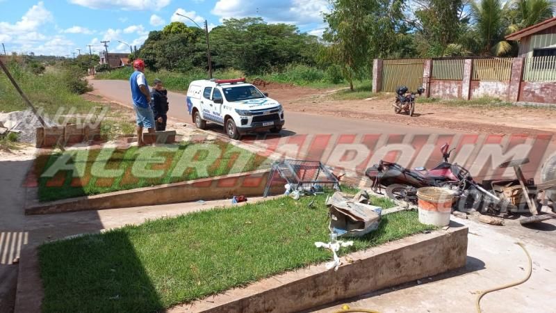 Adolescente fica em estado grave após colidir violentamente moto em lixeira em Rolim de Moura Adolescente fica em estado grave após colidir violentamente moto em lixeira em Rolim de Moura