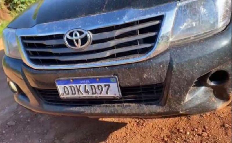 Caminhonete Toyota Hilux foi furtada de dentro de oficina mecânica em Rolim de Moura Caminhonete Toyota Hilux foi furtada de dentro de oficina mecânica em Rolim de Moura